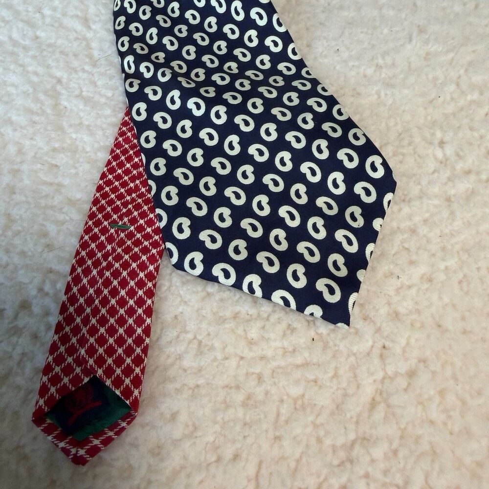 Tommy Hilfiger Blue Red Italian Silk Men’s Tie Made In USA